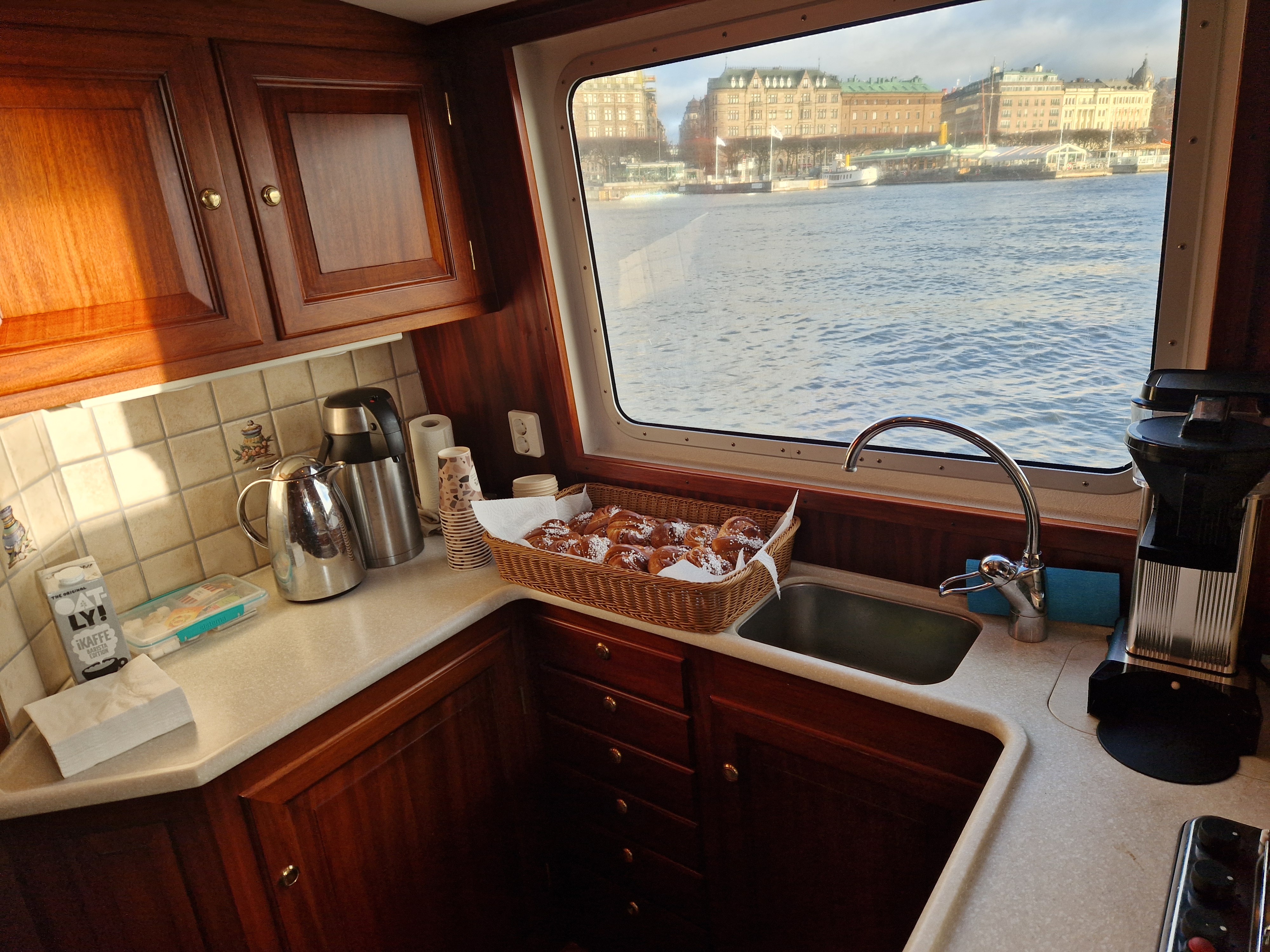 stockholm watertaxi Battleboat - 12 gäster